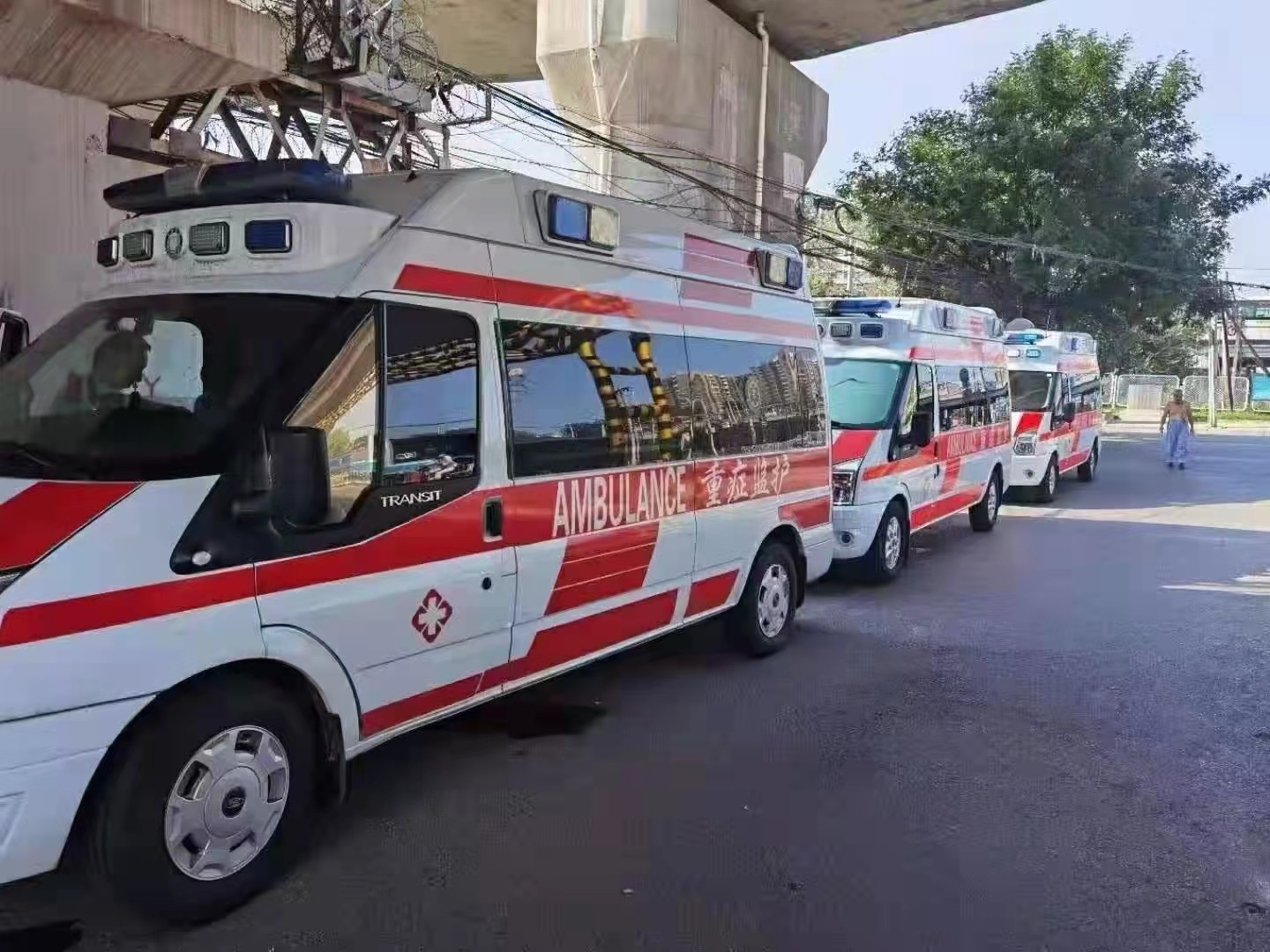 丘北县救护车出租